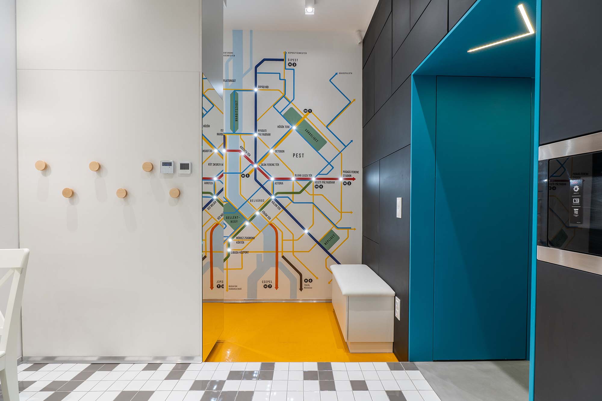 M60 Hybrid Home, Budapest