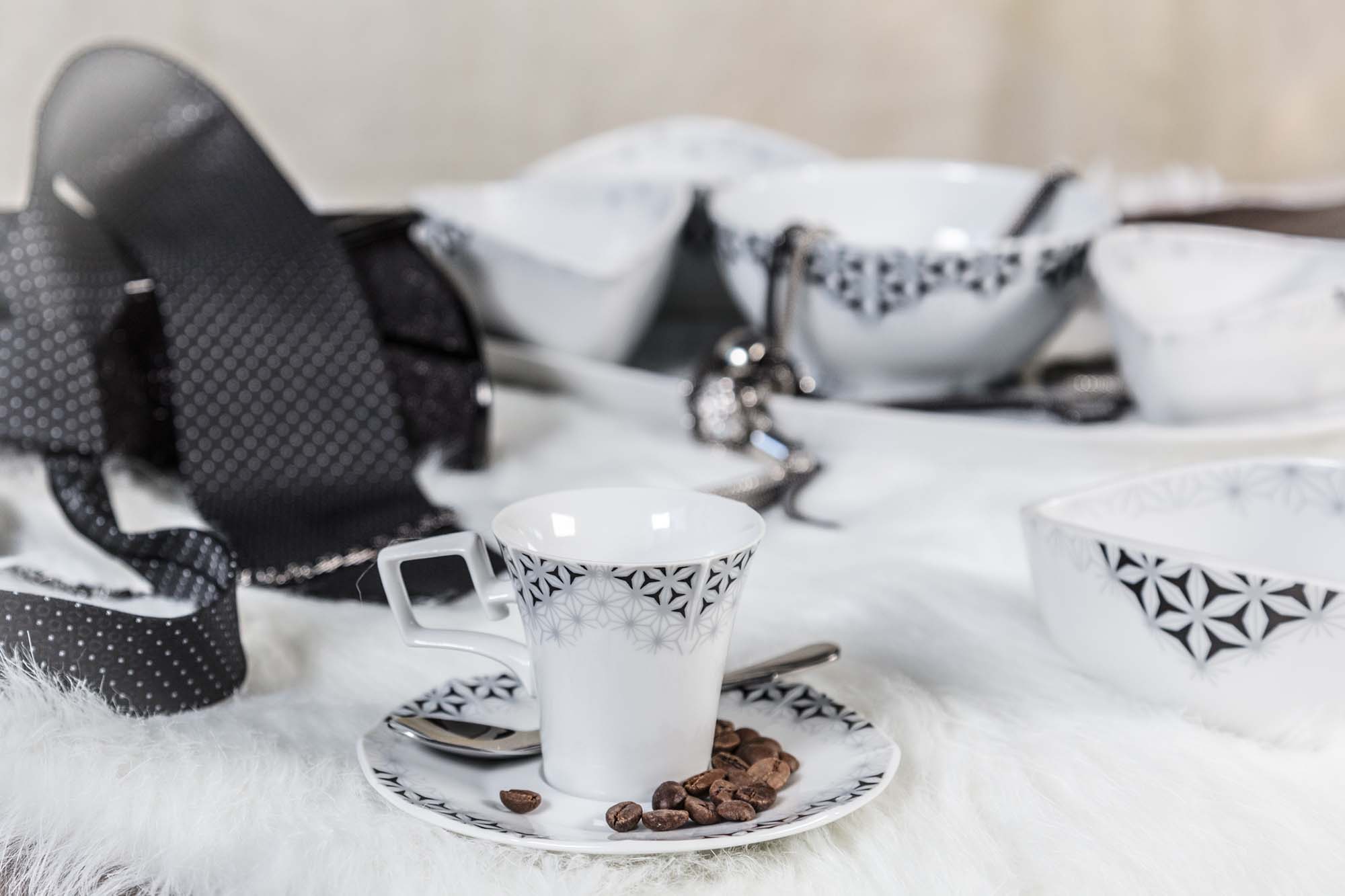 Minerva dinner service with Asanoha design